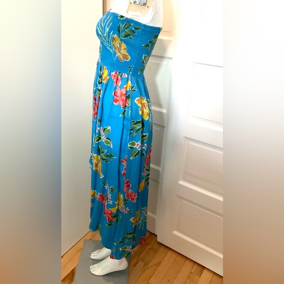 🛑🛑🛑STRAPLESS SMOCKED DRESS - Picture 5 of 10